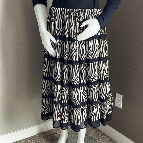 Alfred Dunner Dresses & Skirts - Alfred Dunner Zebra Print Midi Skirt